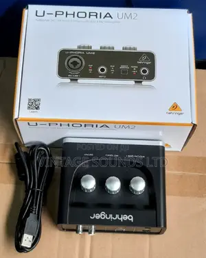 Studio Behringer Um2 Soundcard