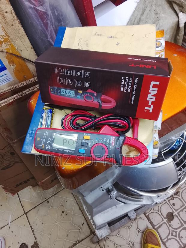 Digital Clamp Meter - main view