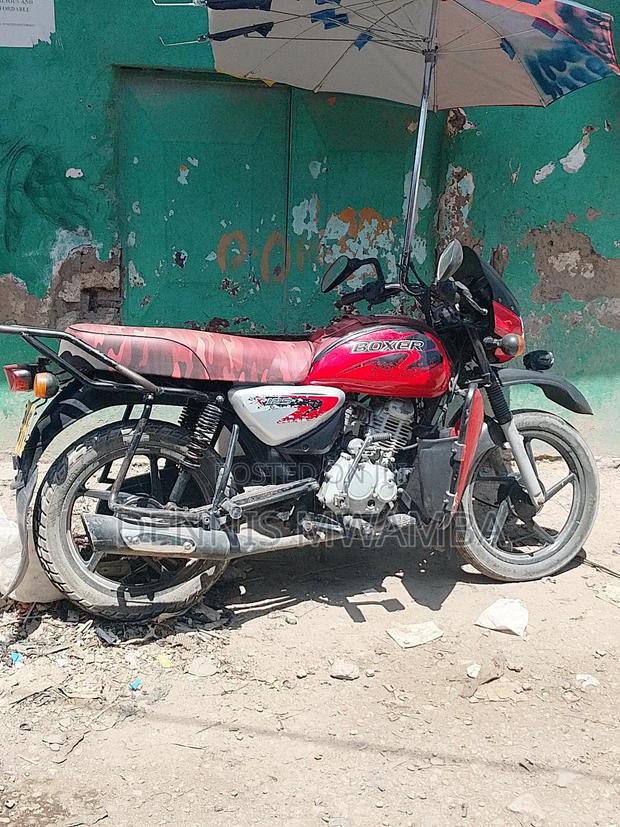Bajaj Boxer 125 2025 Red - main view