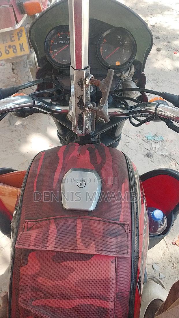 Bajaj Boxer 125 2025 Red - thumbnail 2
