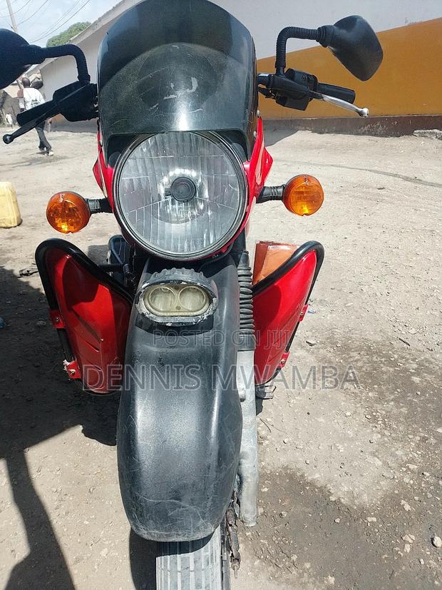 Bajaj Boxer 125 2025 Red - thumbnail 3