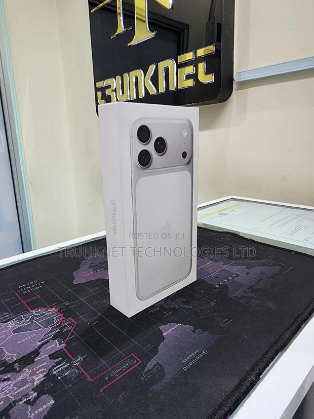 New Apple iPhone 17 Pro Max 256 GB Silver - thumbnail 2