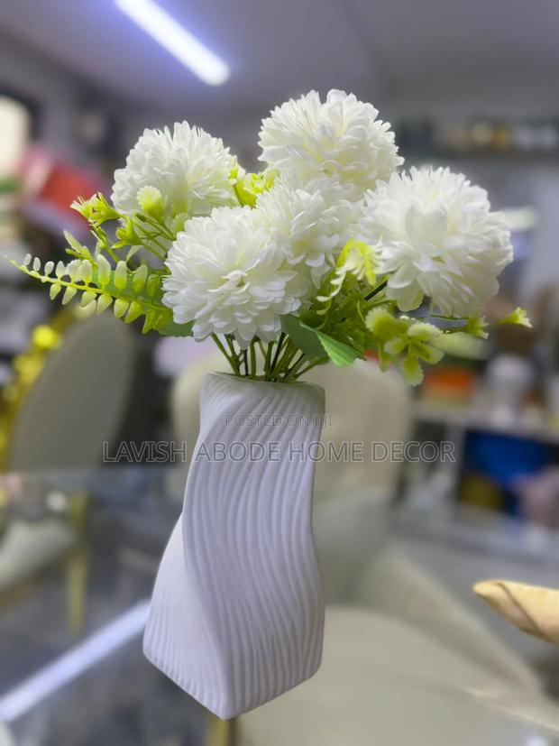 Unbreakable Vase With Flowers