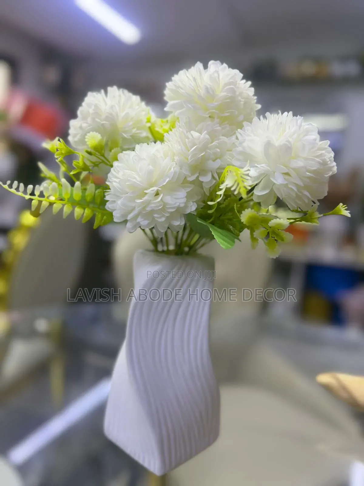 Unbreakable Vase With Flowers