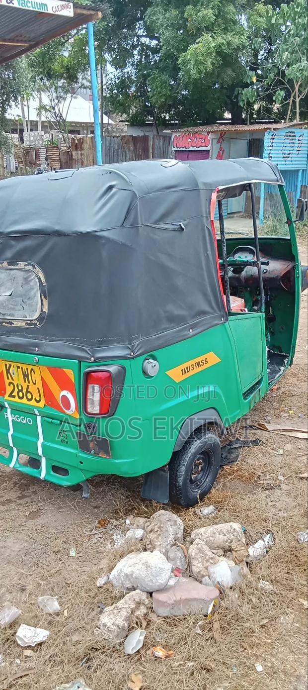Piaggio 2021 Green - thumbnail 2