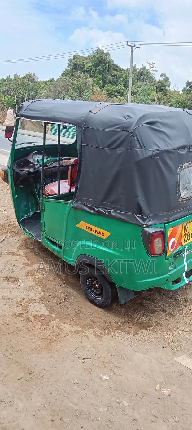 Piaggio 2021 Green - thumbnail 3