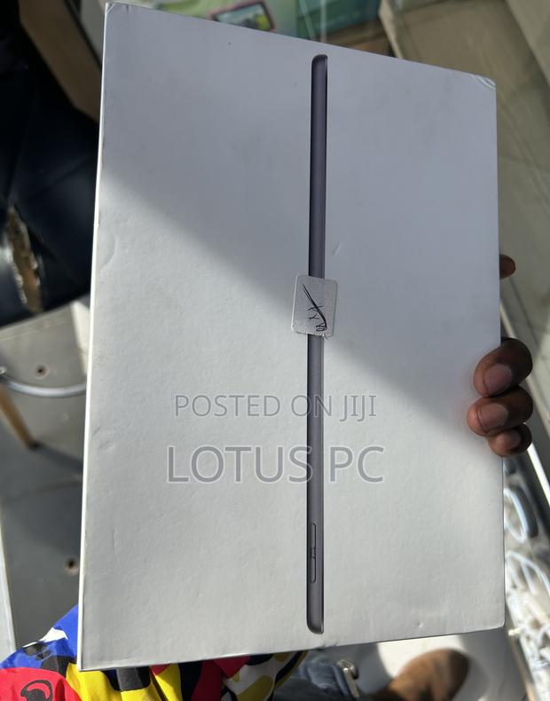 Apple iPad 10.2 (2021) 64 GB Gray - thumbnail 2