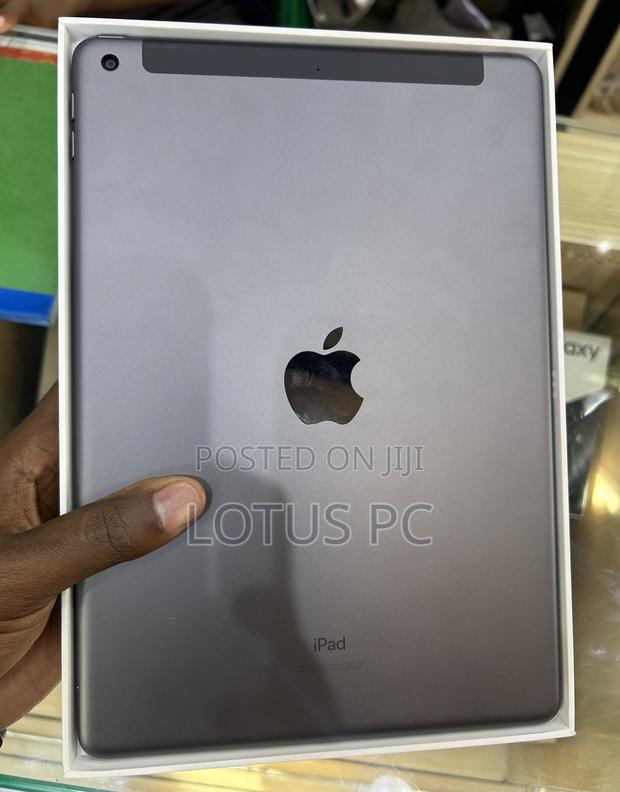 Apple iPad 10.2 (2021) 64 GB Gray - main view