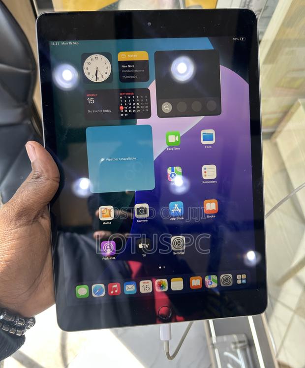 Apple iPad 10.2 (2019) 128 GB Gray - main view