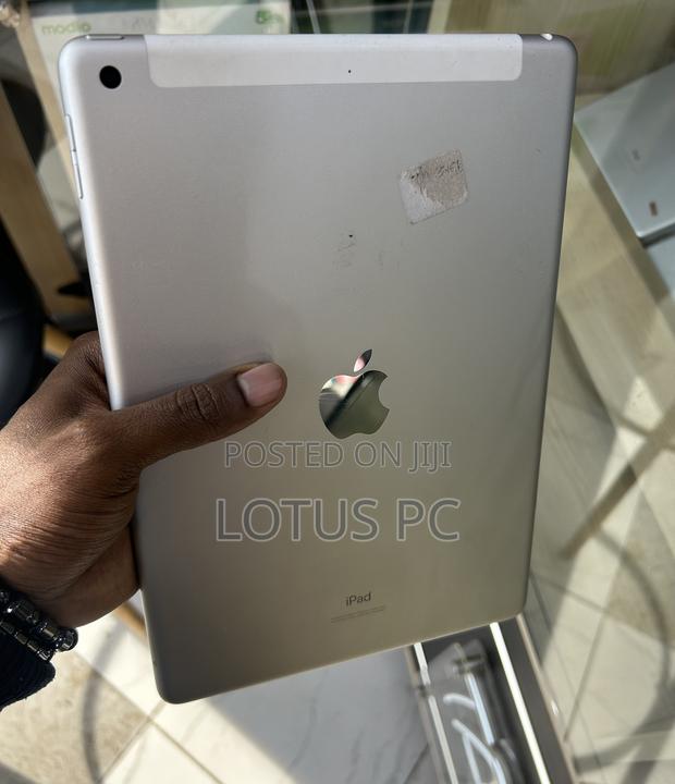 Apple iPad 10.2 (2019) 32 GB Silver - thumbnail 2