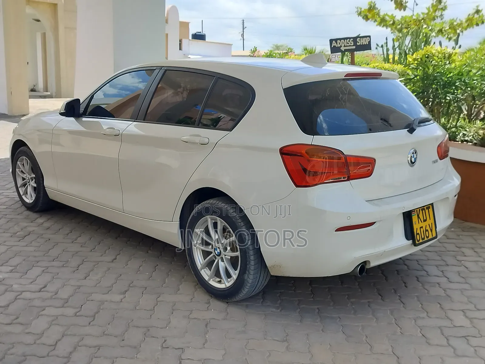 BMW 118i 2019 Pearl