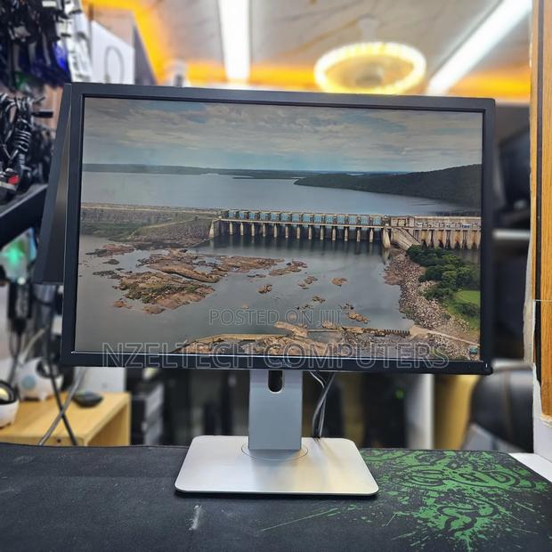 Dell P2217 22 Inch 
Hdmi, Dp Vga 
Adjustable Stand