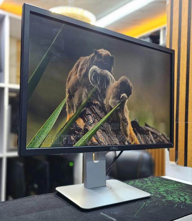 Dell P2217 22 Inch 
Hdmi, Dp Vga 
Adjustable Stand - thumbnail 3