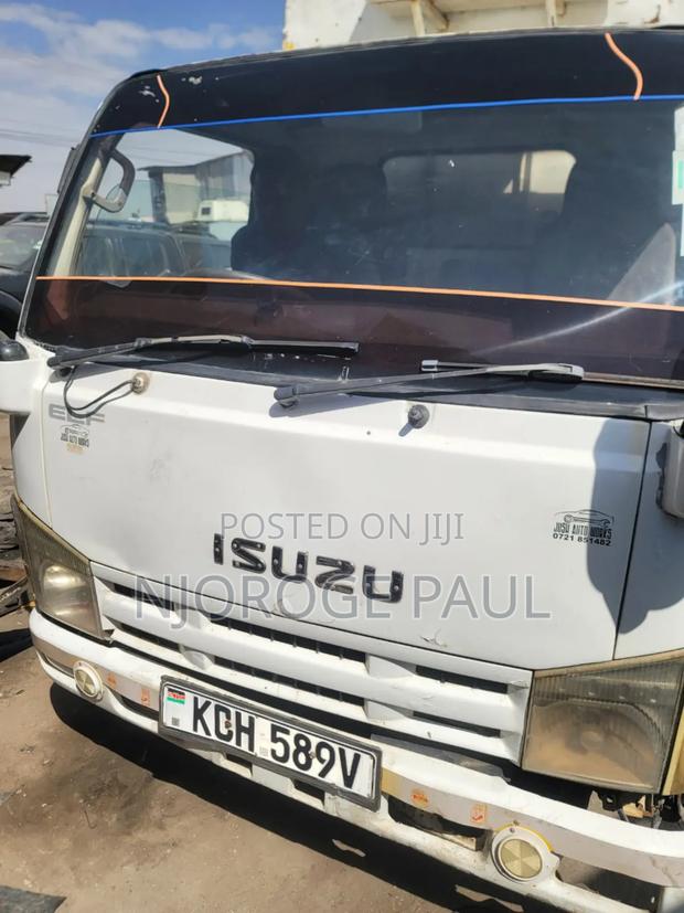 Isuzu Elf Truck