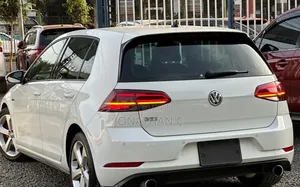 Volkswagen Golf TSI SE FWD 2018 White
