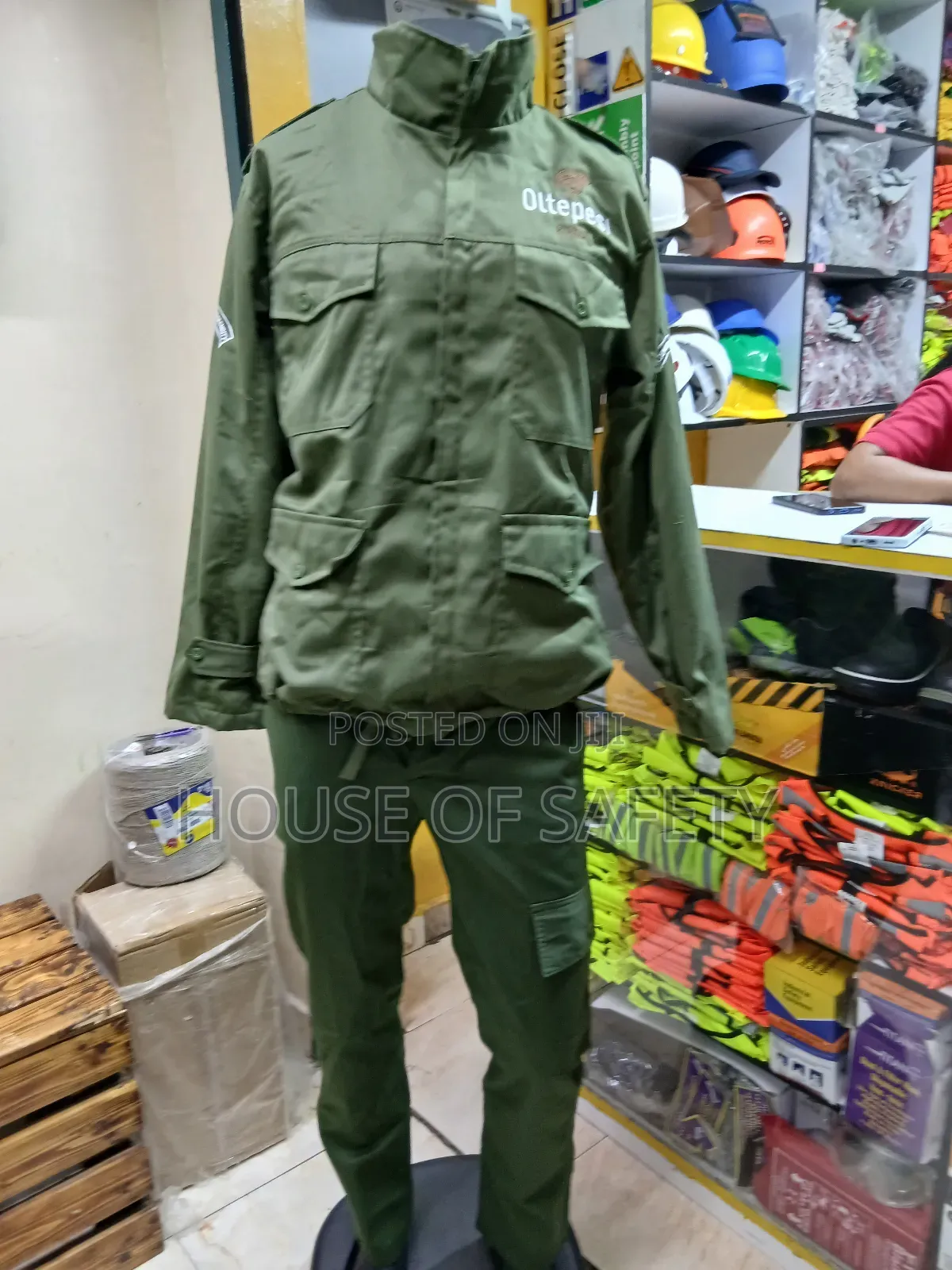 Popular Choice Embroidable Security Men Suits