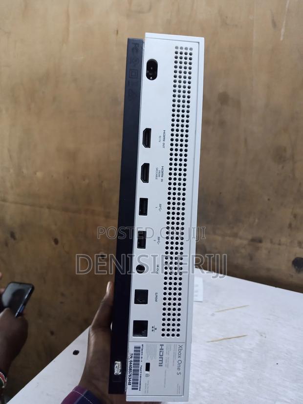 Xbox One S – 500gb. 1wireless Controller - thumbnail 2