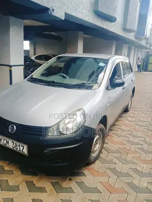 Nissan Advan 2010 Silver
