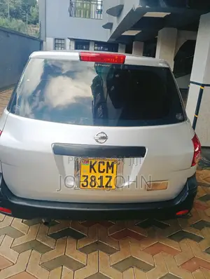 Nissan Advan 2010 Silver