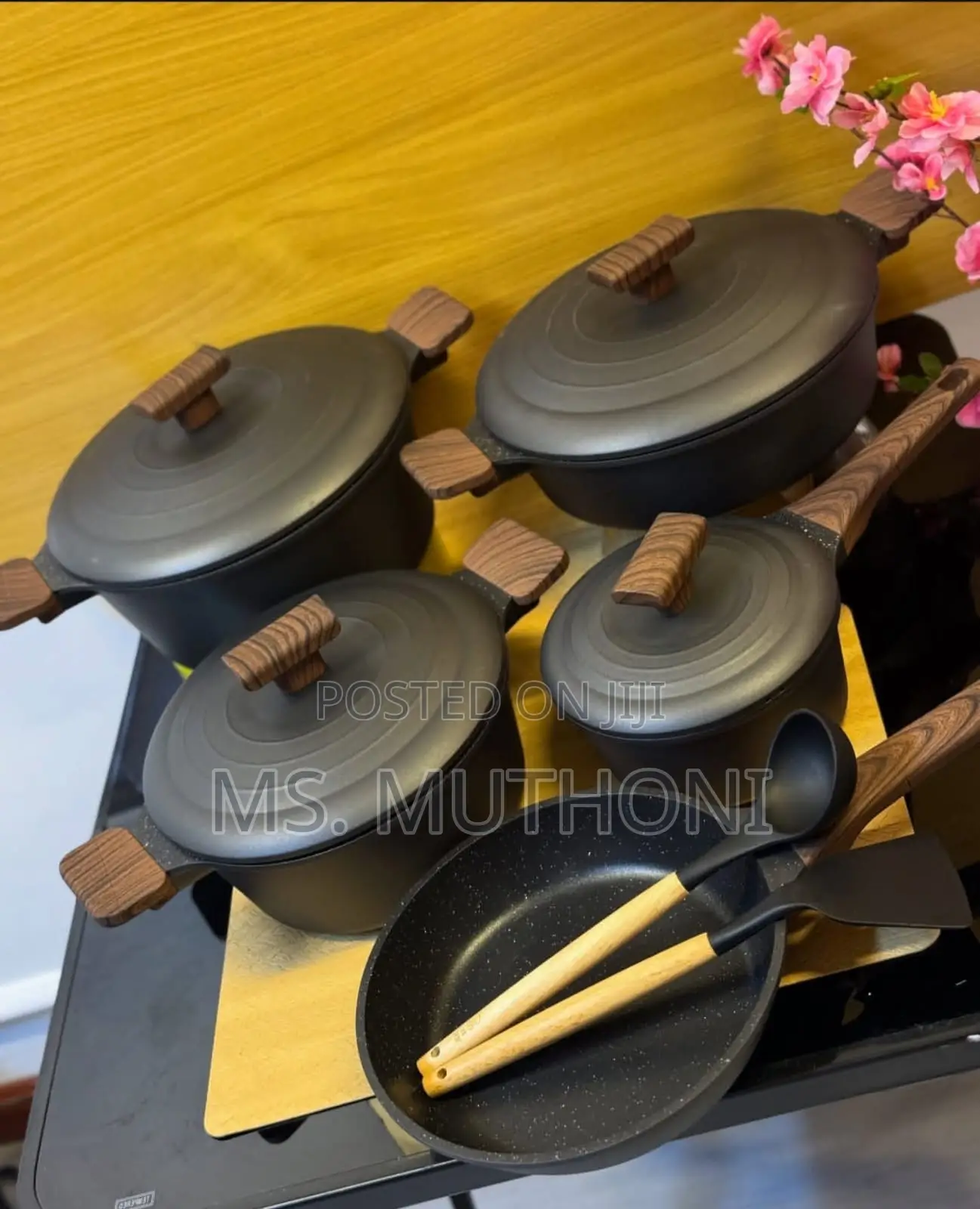 15pcs Pot and Pan Set Non-Stick Cookware With Aluminium Lid.
