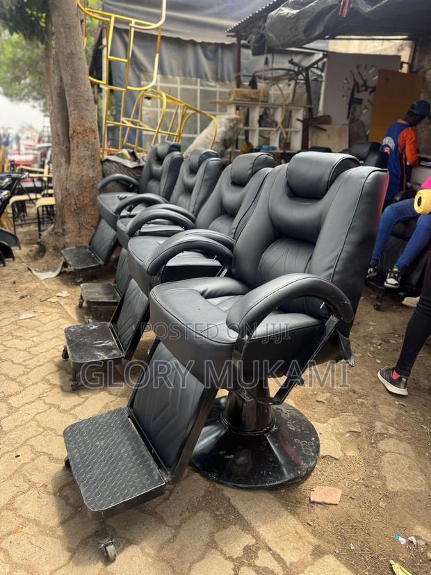 Kinyozi Barber Chair
