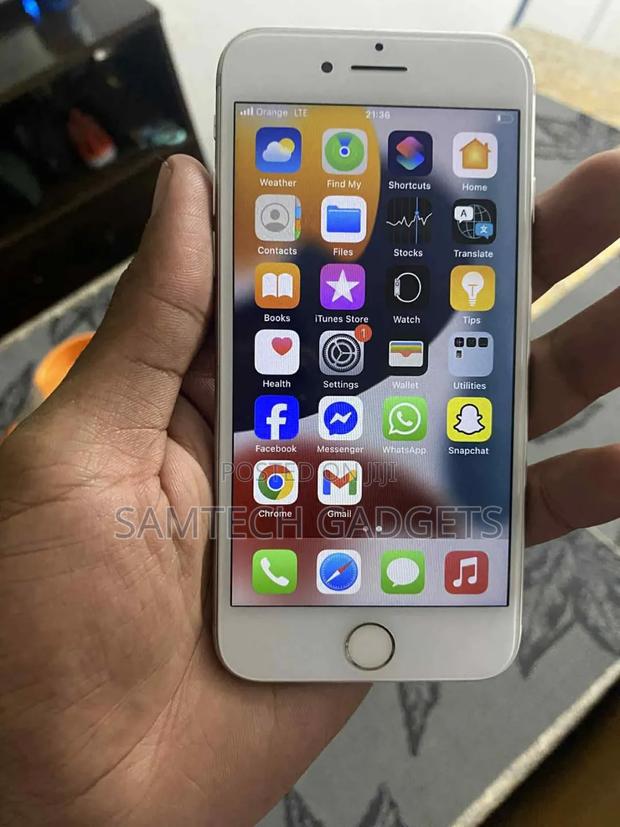 Apple iPhone 7 128 GB Silver - main view