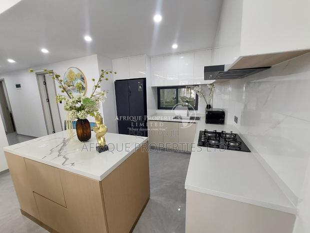 2bdrm Apartment in Lavington, Valley Arcade for sale - thumbnail 3