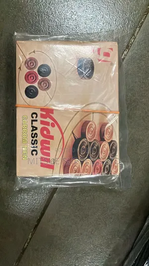 Carrom Board Complete With Carrom Men 33x33 Inch
