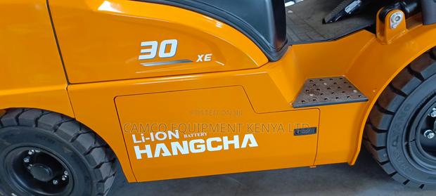 3tonne Electric Forklift - thumbnail 2