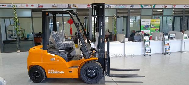 3tonne Electric Forklift - thumbnail 6