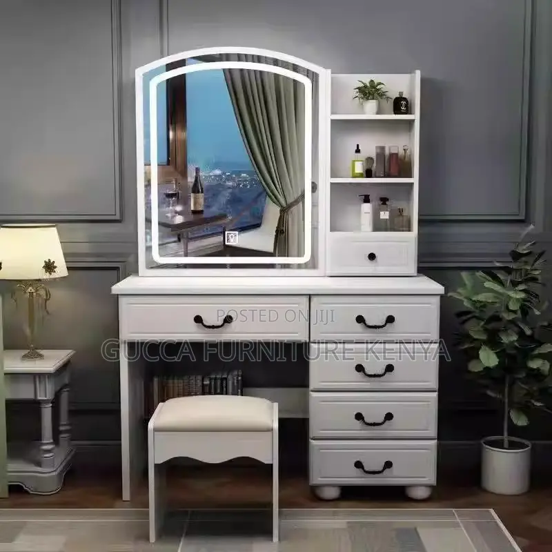 Minimalist Bedroom Vanity Dressing Table