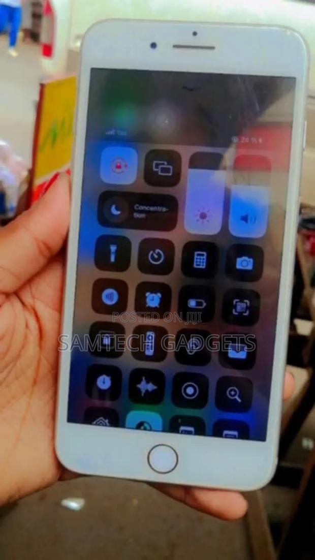 Apple iPhone 8 Plus 128 GB White - main view