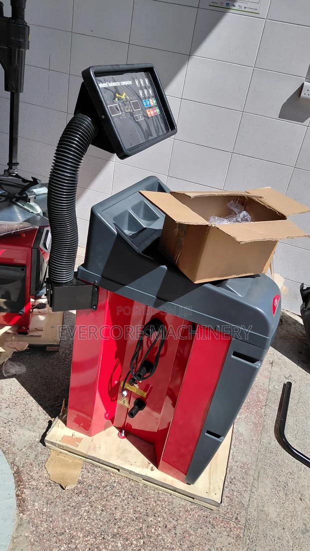 Commercial Wheel Balancer Machine S828 With Computer. - thumbnail 2