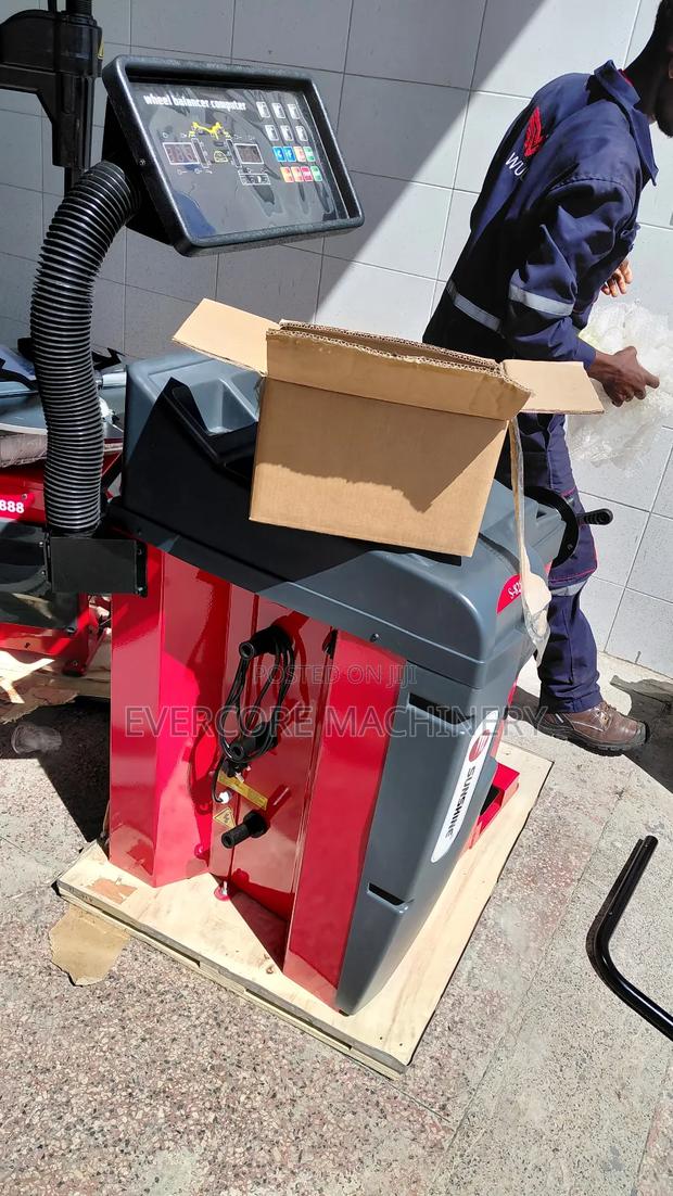 Commercial Wheel Balancer Machine S828 With Computer. - thumbnail 3