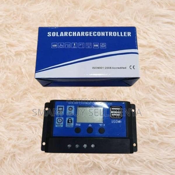 High Durability 12v/24v 10a Solar Charge Controller With Plug And Play