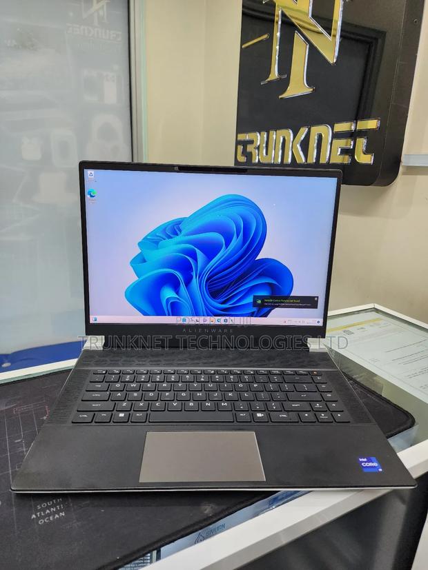 Laptop Alienware M17x R2 32GB Intel Core i9 SSD 1T - thumbnail 2