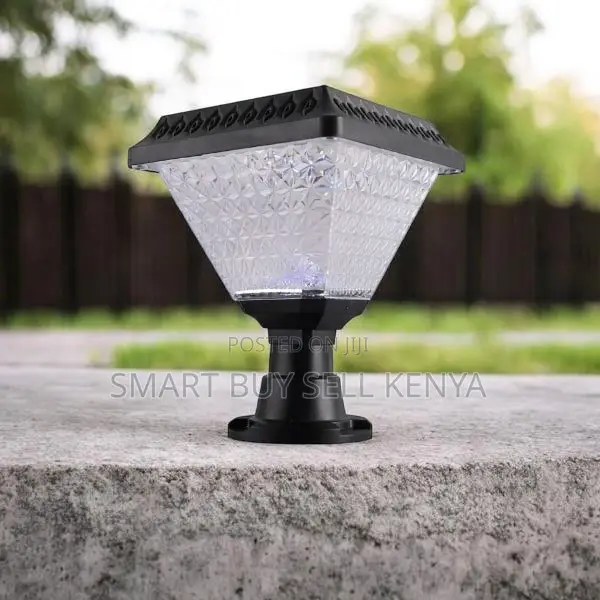Solar Powered Garden Path Post Light With Crystal Look