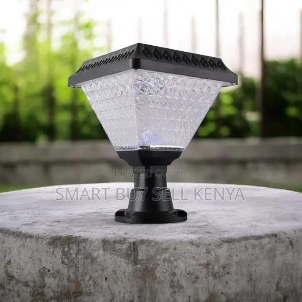 Solar Garden Fence Post Light With Automatic Lighting