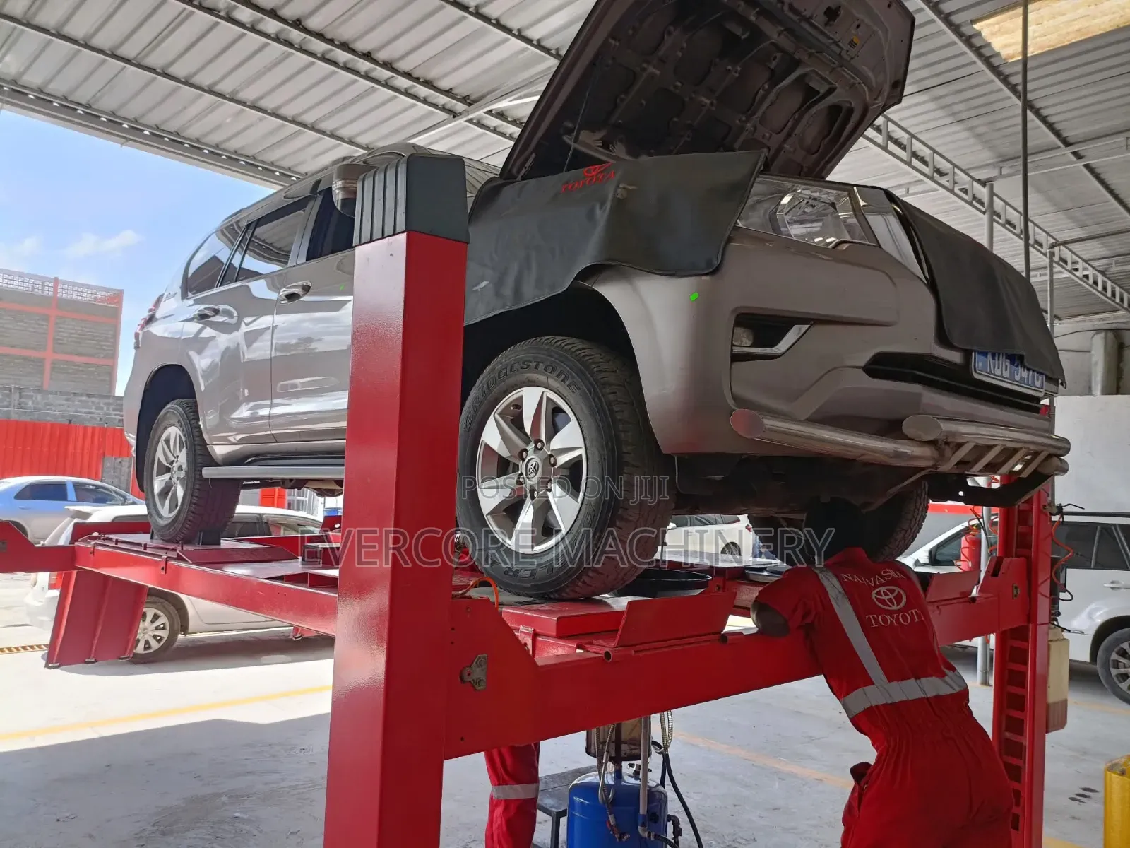 Commercial 4 Post Carlift Machine 4tonne Lifting Capacity.