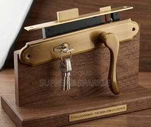 Brass-Finished GJS Door Lock Set - thumbnail 2