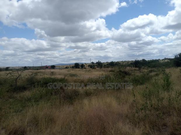 Konza - Katumani Road - thumbnail 2