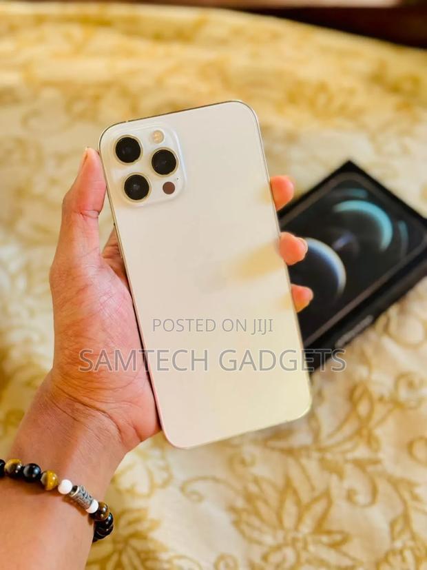 Apple iPhone 12 Pro Max 128 GB Gold - main view