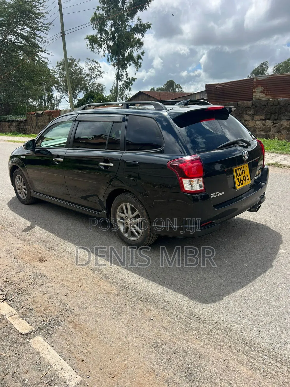 Toyota Corolla Fielder 2017 Black