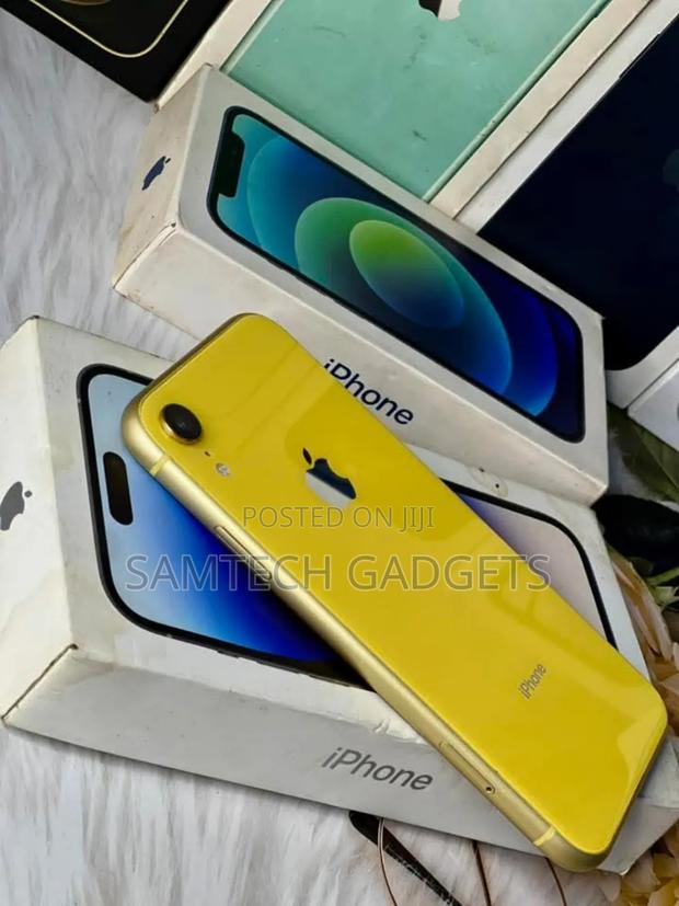 Apple iPhone XR 128 GB Yellow - main view