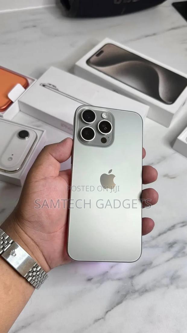 New Apple iPhone 15 Pro Max 256 GB Gray