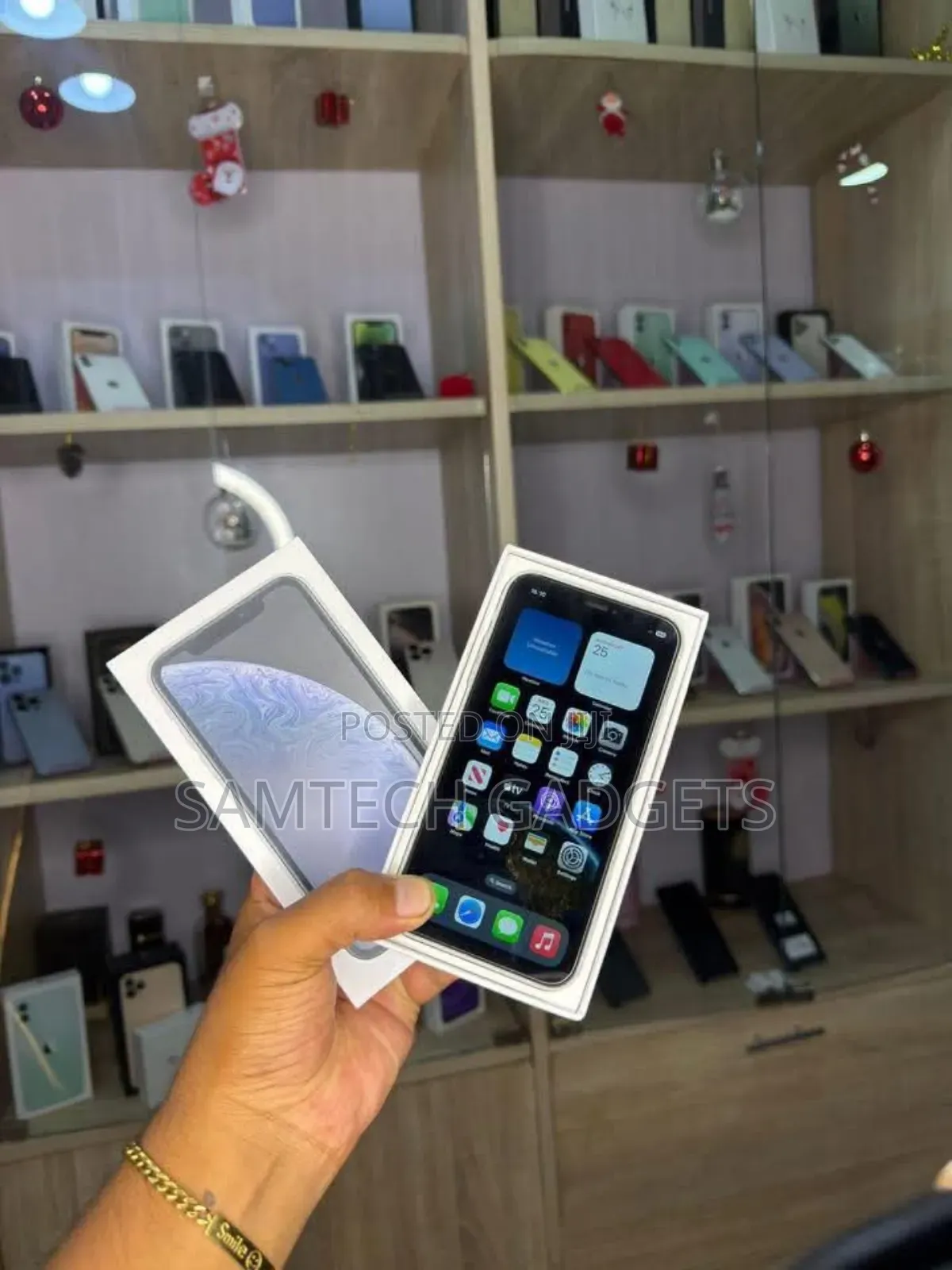 New Apple XR 128 GB White