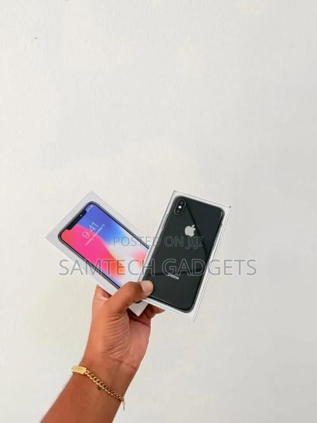 New Apple iPhone X 256 GB Black - main view