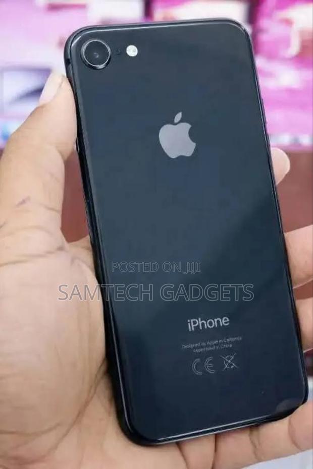 Apple iPhone 8 128 GB Black - thumbnail 2