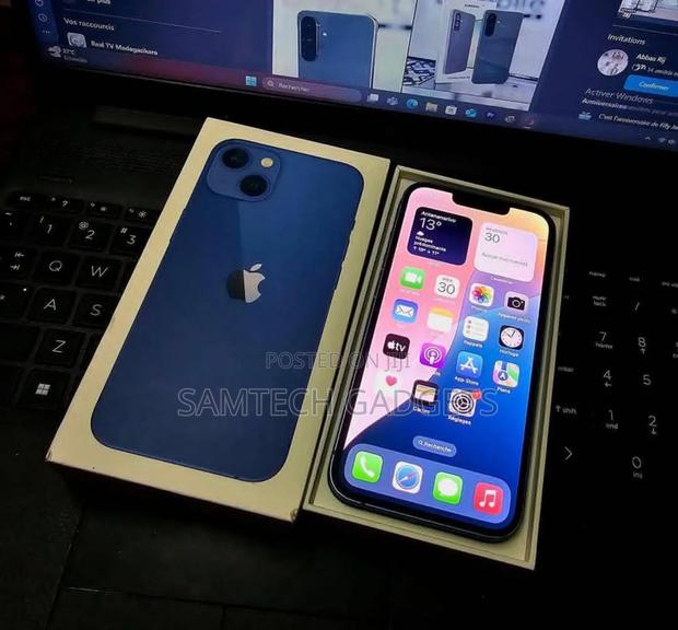 New Apple iPhone 13 128 GB Blue - thumbnail 2