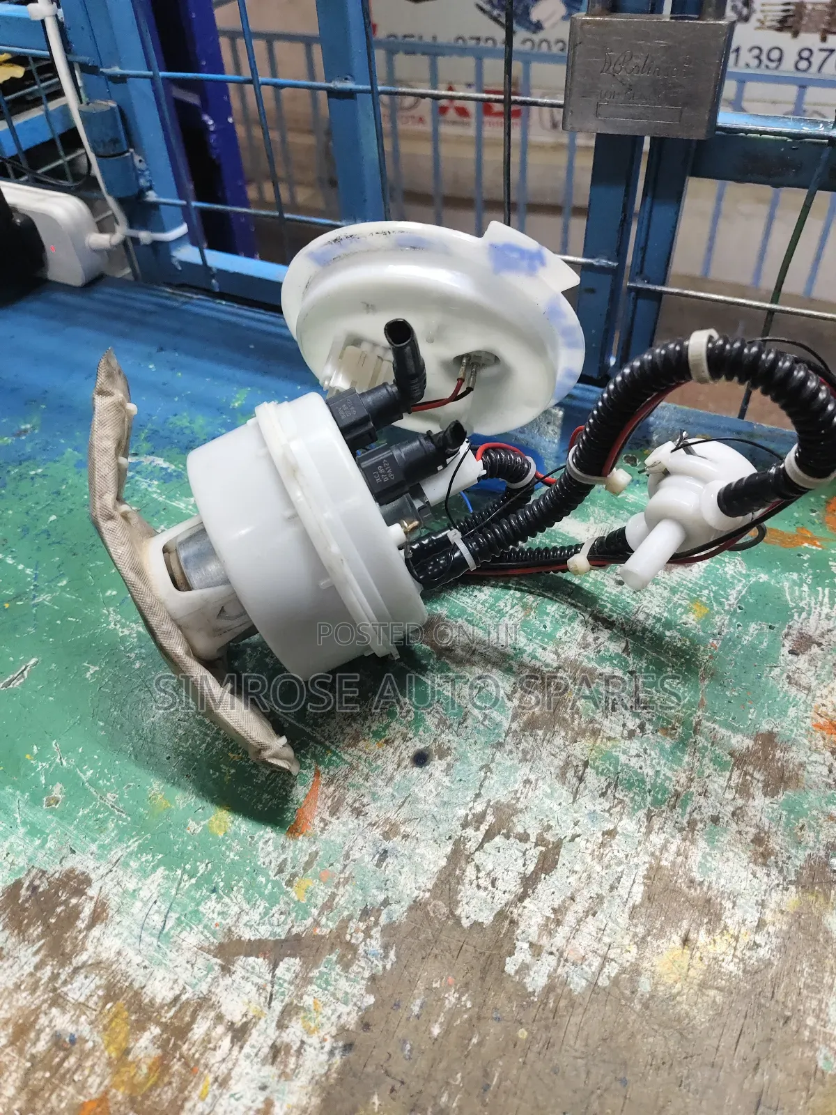 Fuel Pump BMW 2010 Dba-Fr30